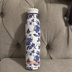 Floral Blue and White Insulated Bottle